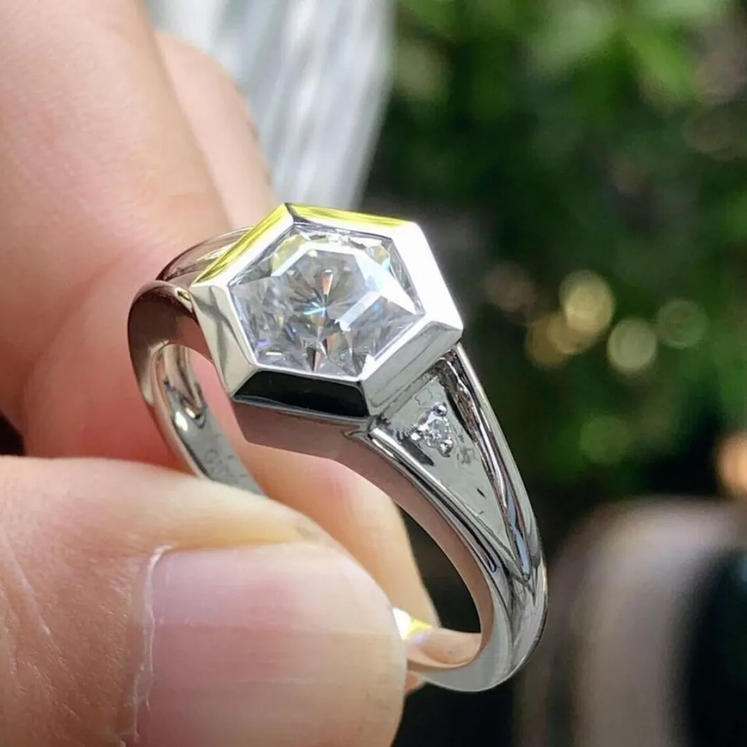 /public/photos/live/Antique Hexagon Cut Bezel Set Moissanite Ring 694 (3).webp
